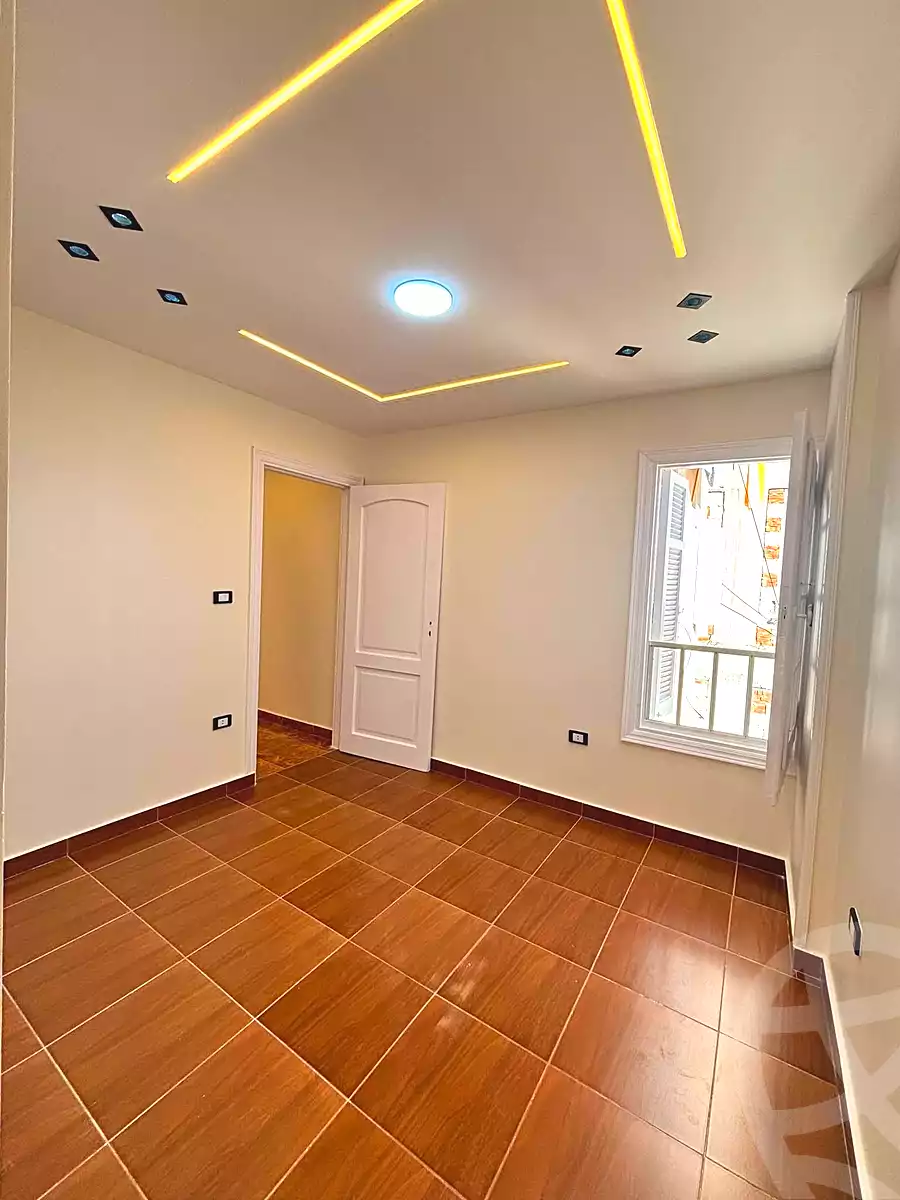 https://aqarmap.com.eg/ar/listing/7227130-for-sale-alexandria-sydy-bshr-sydy-bshr-bhry-shr-mhmwd-l-yswy