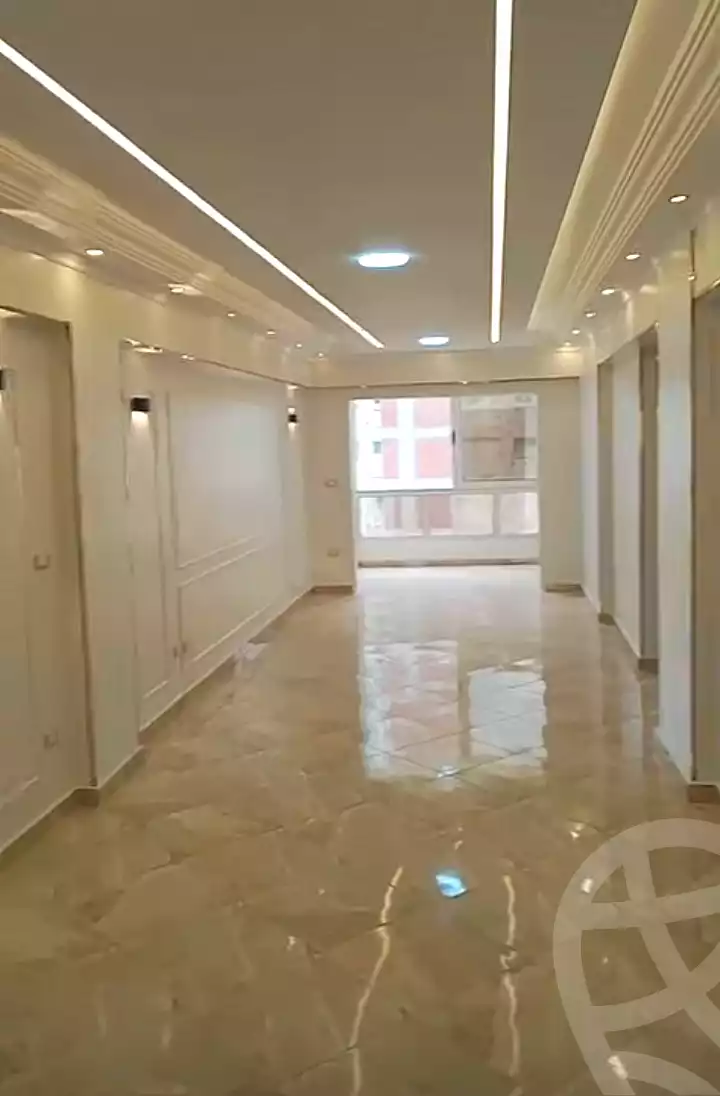 https://aqarmap.com.eg/ar/listing/7227525-for-sale-alexandria-sydy-bshr-sydy-bshr-bhry-mohamed-el-srafi-st.