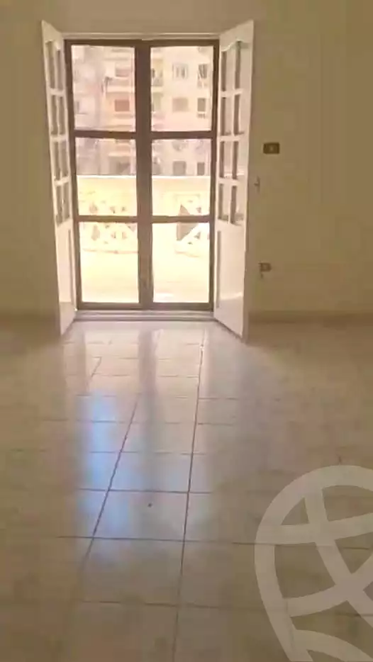 https://aqarmap.com.eg/ar/listing/7228131-for-sale-alexandria-sydy-bshr-sydy-bshr-bhry-shr-khld-bn-lwlyd