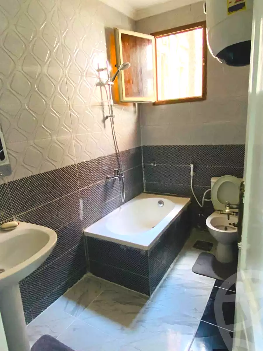 https://aqarmap.com.eg/ar/listing/7228561-for-sale-alexandria-camp-cesar-port-said-street