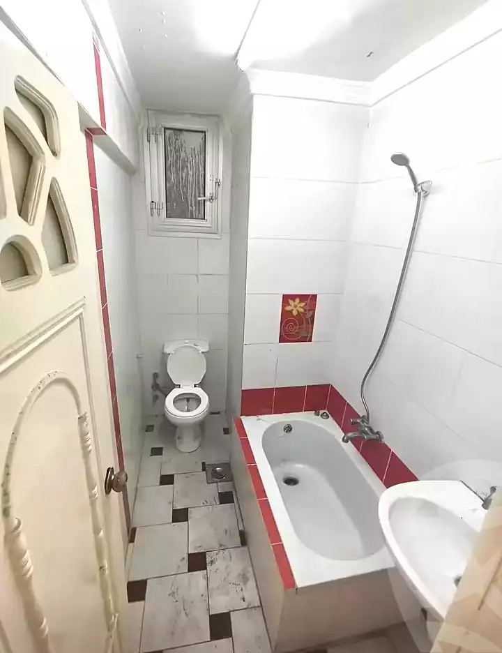 https://aqarmap.com.eg/ar/listing/7229503-for-sale-alexandria-al-agamy-el-hanouvel-radwan-st