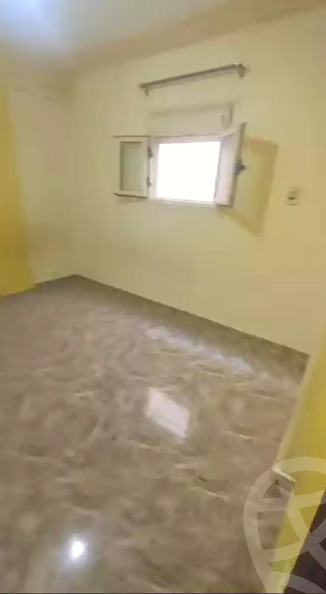 https://aqarmap.com.eg/ar/listing/7229550-for-rent-alexandria-new-miami-eskot