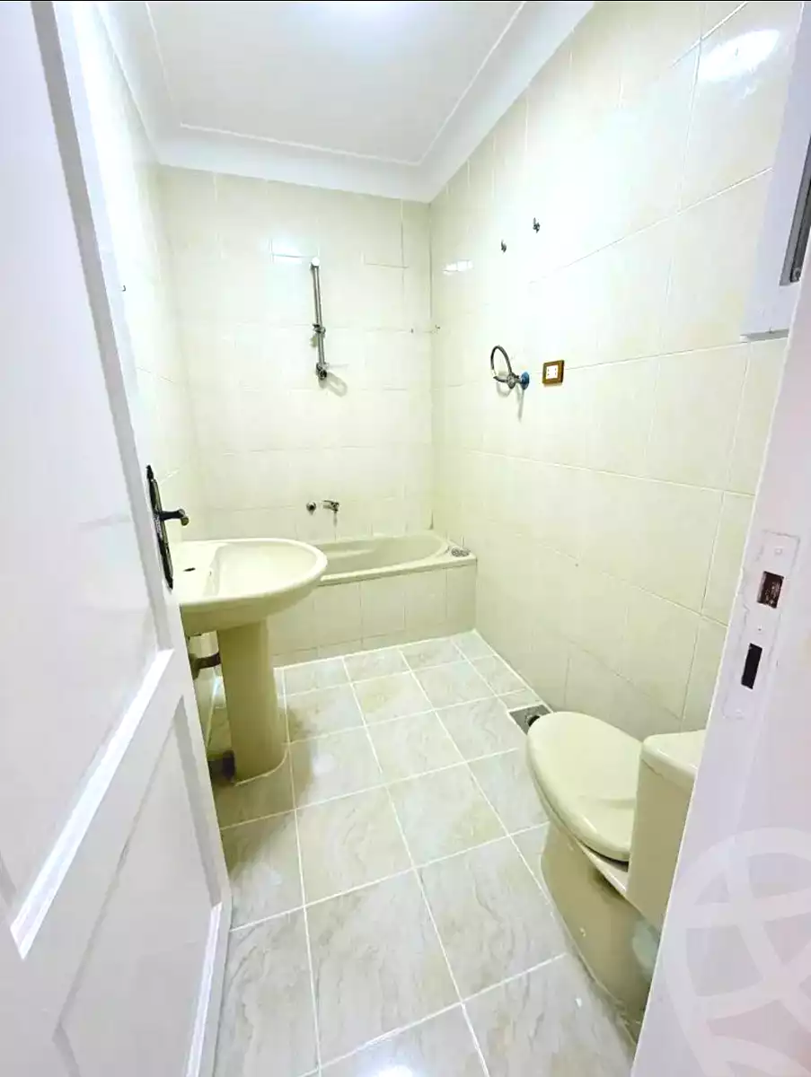 https://aqarmap.com.eg/en/listing/7230070-for-sale-alexandria-al-agamy