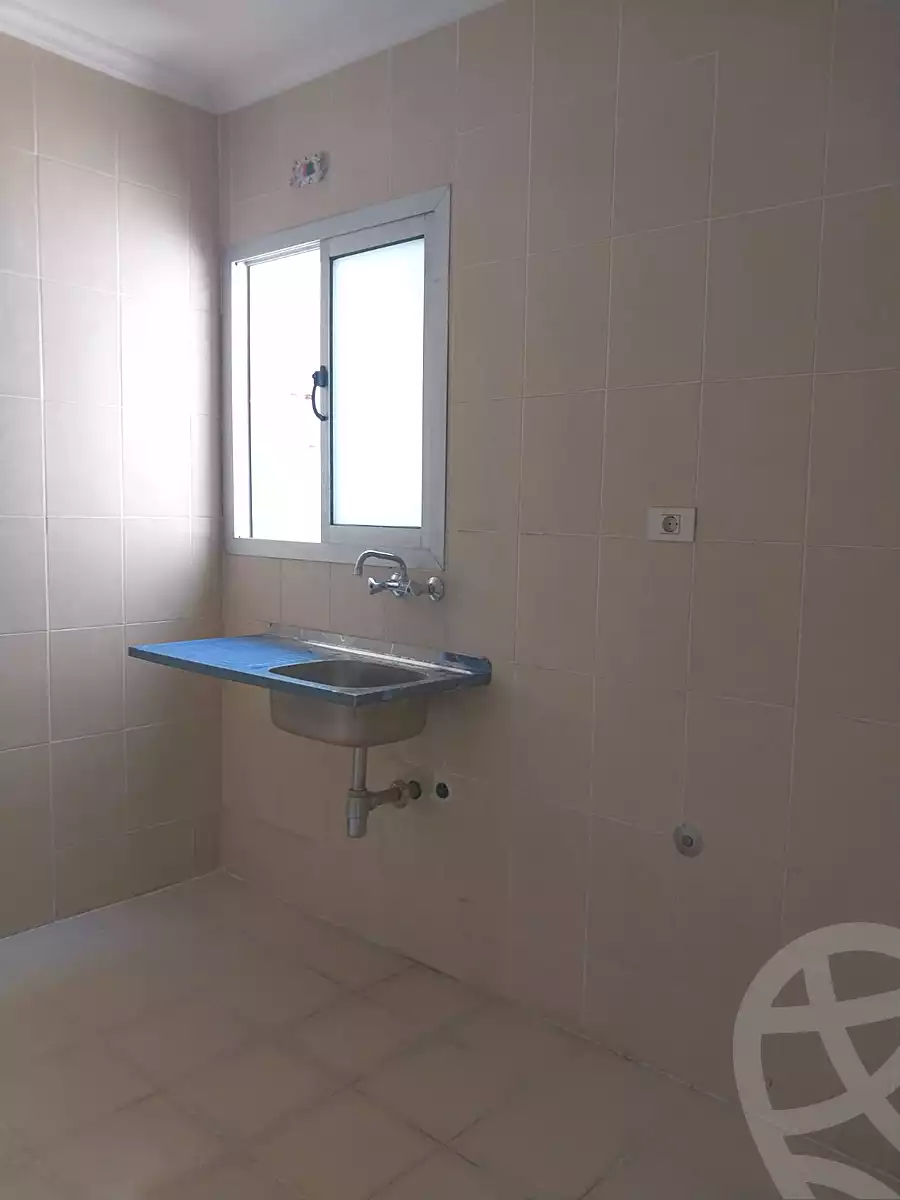 https://aqarmap.com.eg/ar/listing/7230369-for-sale-cairo-new-cairo-madinaty-eleventh-zone-buildings-group-114