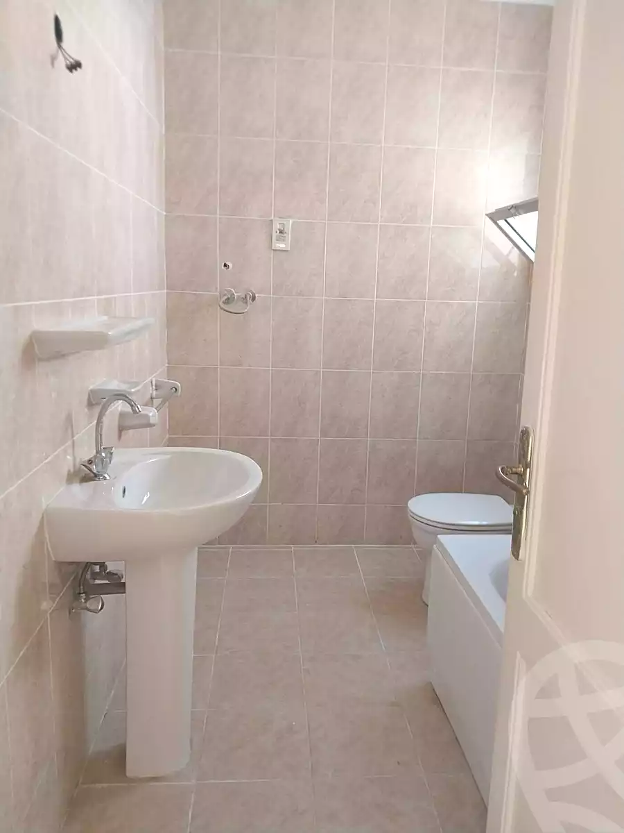 https://aqarmap.com.eg/ar/listing/7230369-for-sale-cairo-new-cairo-madinaty-eleventh-zone-buildings-group-114