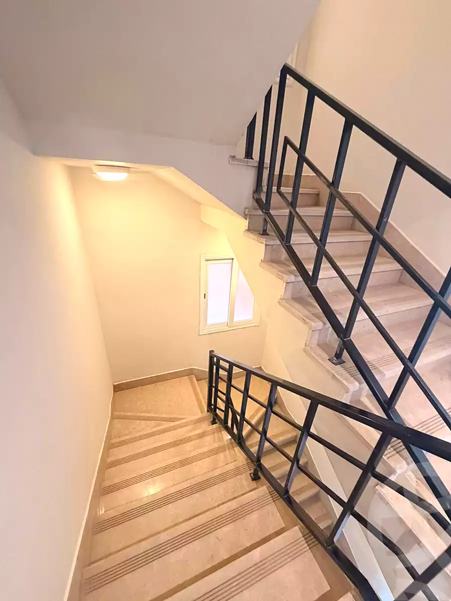 https://aqarmap.com.eg/ar/listing/7230660-for-sale-cairo-new-cairo-compounds-hyde-park-centre-ville-hyde-park