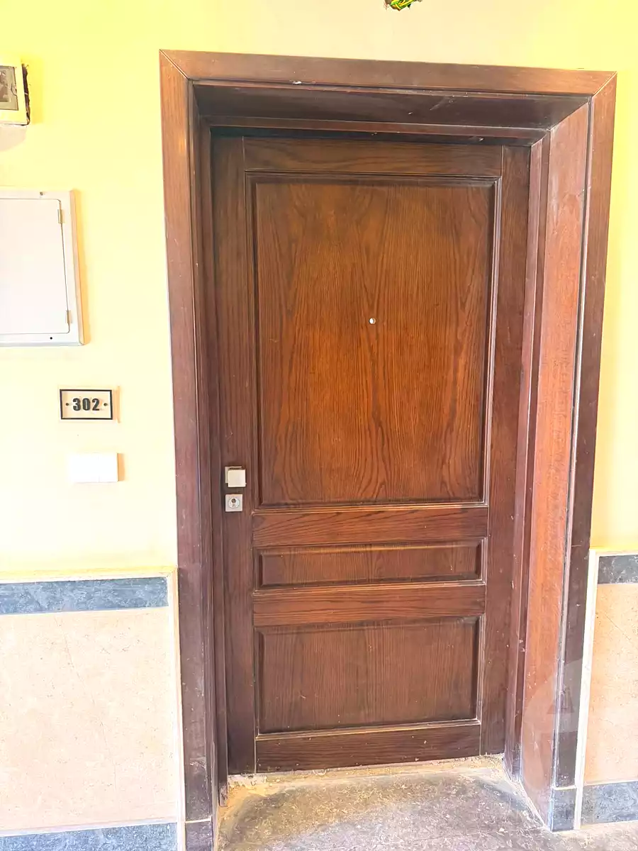 https://aqarmap.com.eg/ar/listing/7230660-for-sale-cairo-new-cairo-compounds-hyde-park-centre-ville-hyde-park