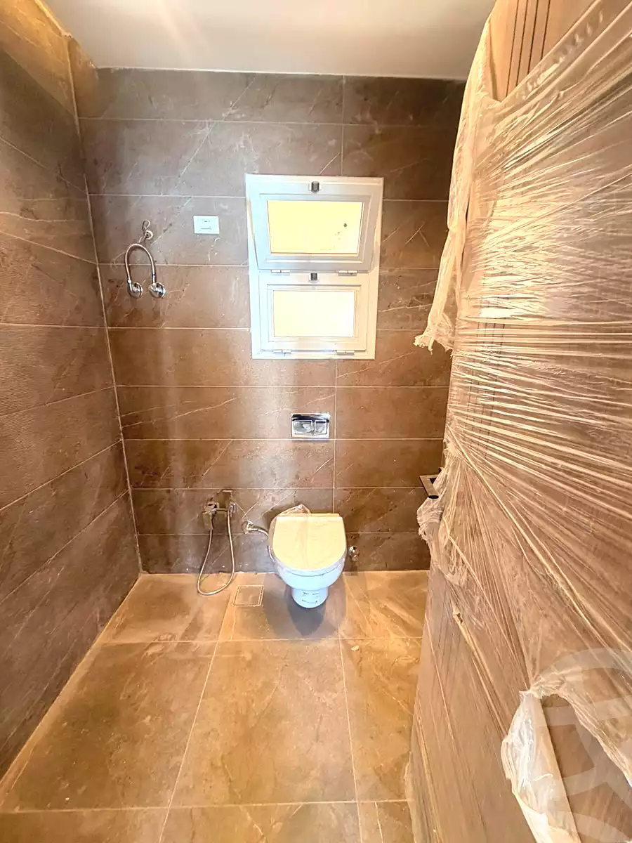 https://aqarmap.com.eg/ar/listing/7230660-for-sale-cairo-new-cairo-compounds-hyde-park-centre-ville-hyde-park