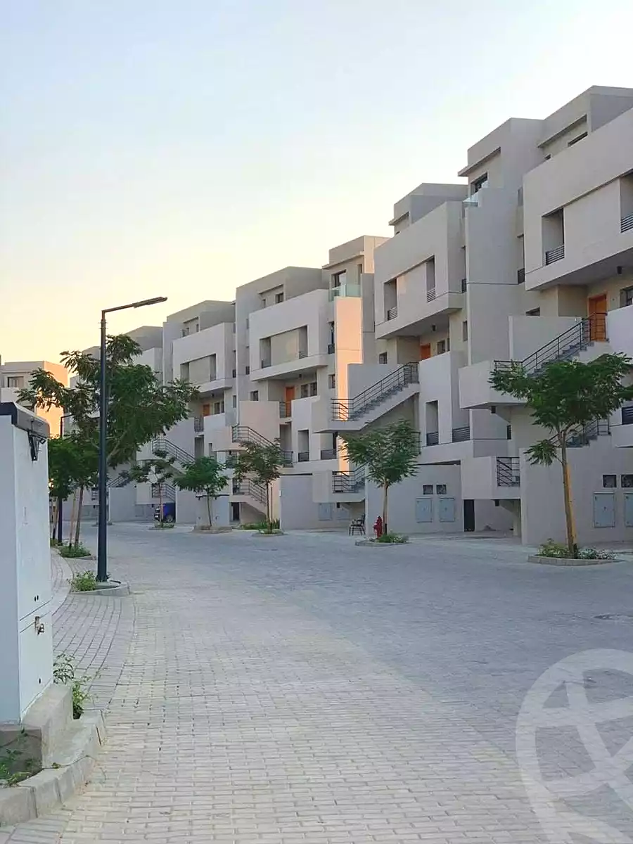 https://aqarmap.com.eg/ar/listing/7231227-for-sale-cairo-el-shorouk-compounds-al-burouj-compound-imkan