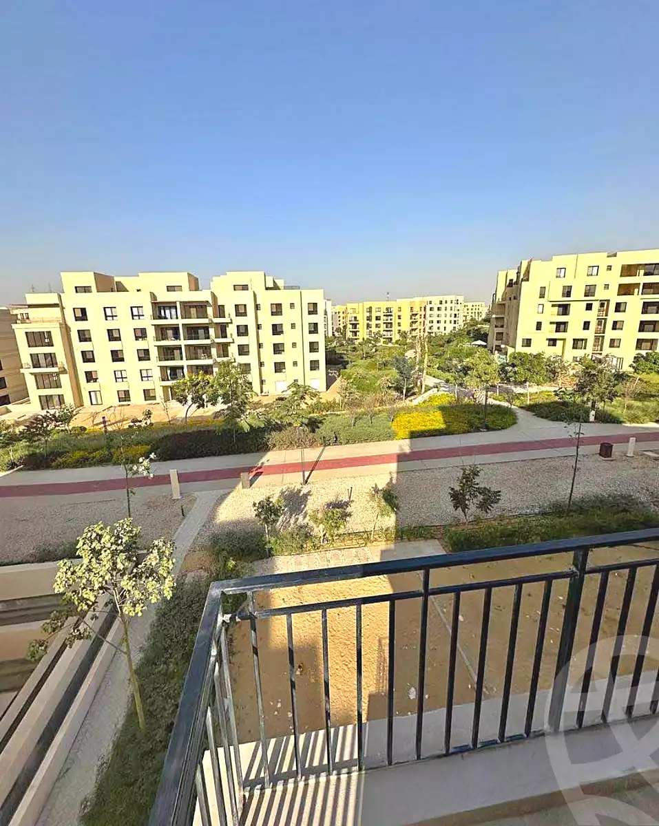 https://aqarmap.com.eg/ar/listing/7233465-for-sale-cairo-6th-of-october-hadaeq-october-compounds-o-west-club-yard-o-west