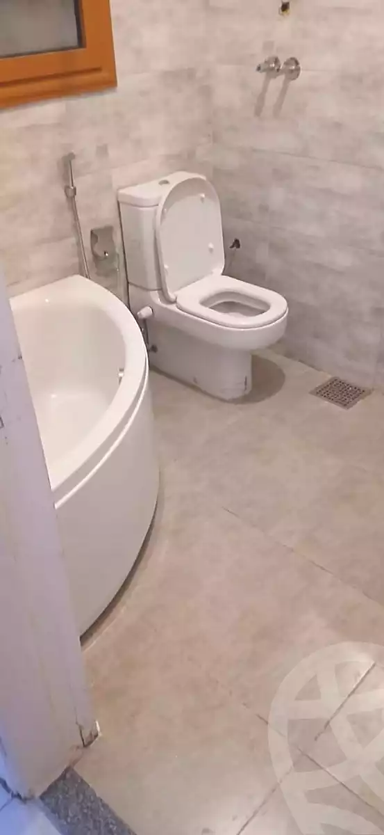 https://aqarmap.com.eg/ar/listing/7233485-for-rent-cairo-new-cairo-ganob-el-akadamiya-south-academy-h-salem-mohamed-moussa-st
