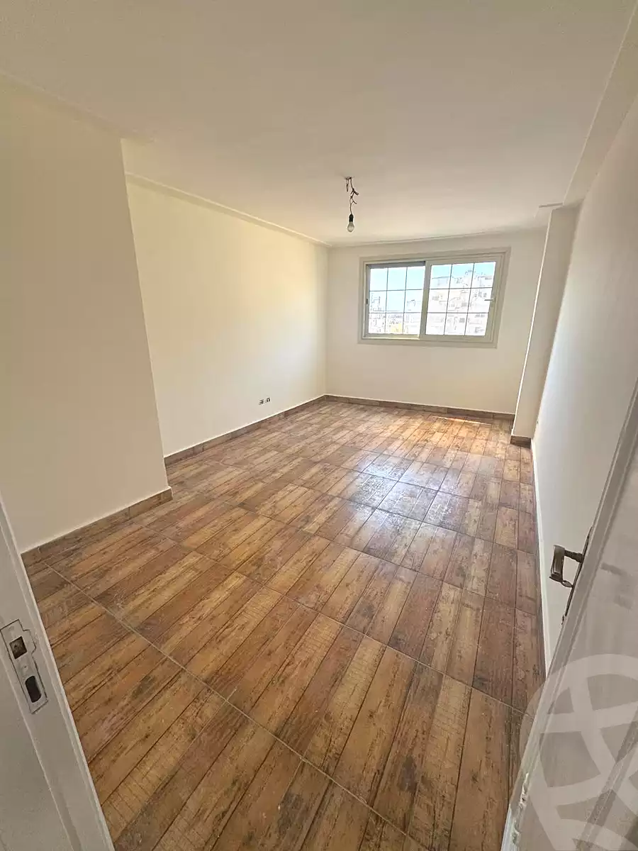 https://aqarmap.com.eg/en/listing/7230813-for-sale-alexandria-zezenia-ibrahim-el-attar-st