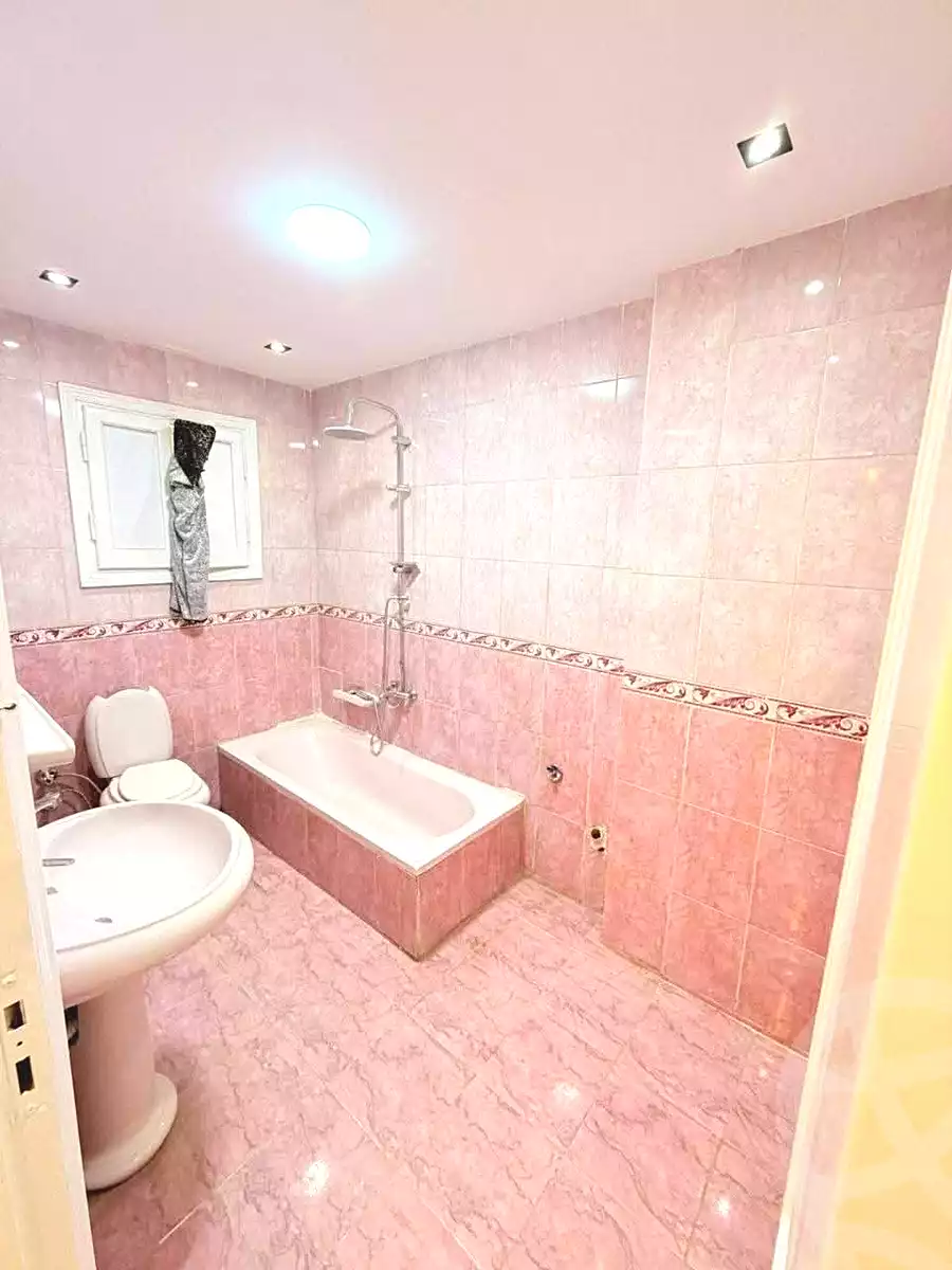 https://aqarmap.com.eg/ar/listing/7233671-for-sale-alexandria-sydy-bshr-sydy-bshr-bhry-shr-mhmwd-l-yswy