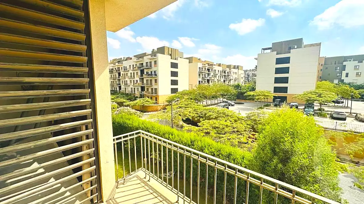 3 BR Apartment in Eastown, photo 4 of 14