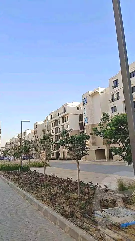 https://aqarmap.com.eg/ar/listing/7233967-for-sale-cairo-6th-of-october-hadaeq-october-compounds-o-west-club-yard-o-west