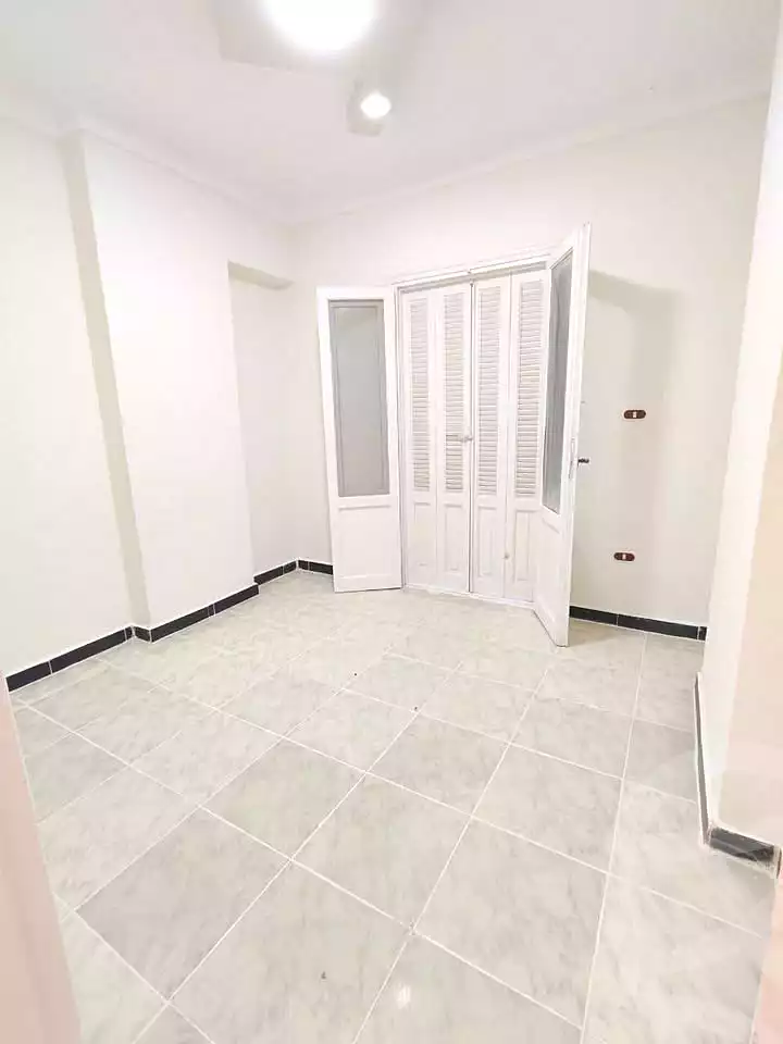 https://aqarmap.com.eg/ar/listing/7235101-for-sale-alexandria-al-agamy-shataa-el-nakheel
