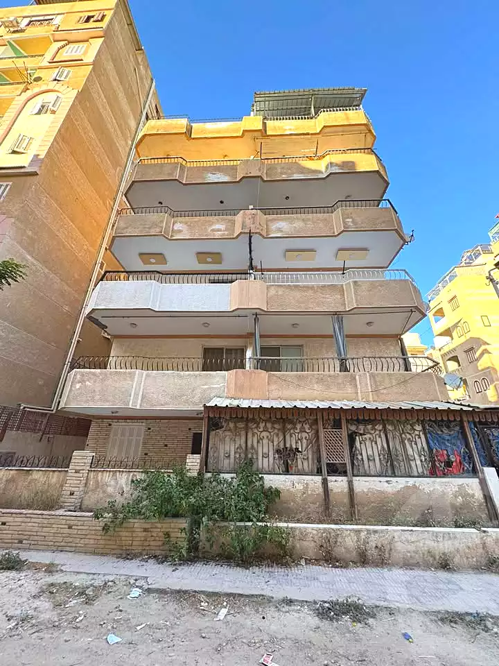https://aqarmap.com.eg/ar/listing/7235179-for-sale-alexandria-al-agamy-shataa-el-nakheel
