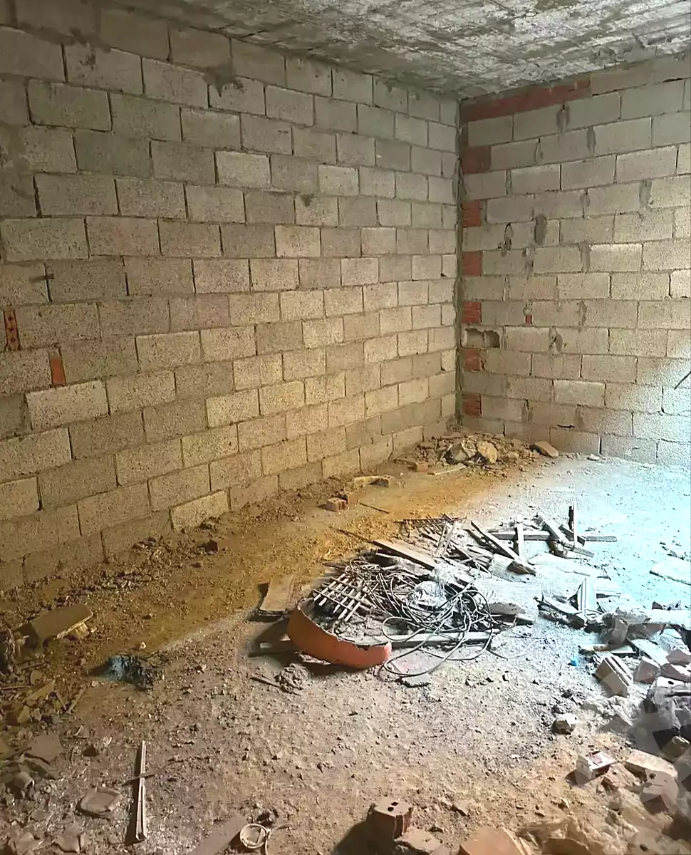 https://aqarmap.com.eg/en/listing/7236841-for-sale-alexandria-al-agamy-el-hanouvel-radwan-st