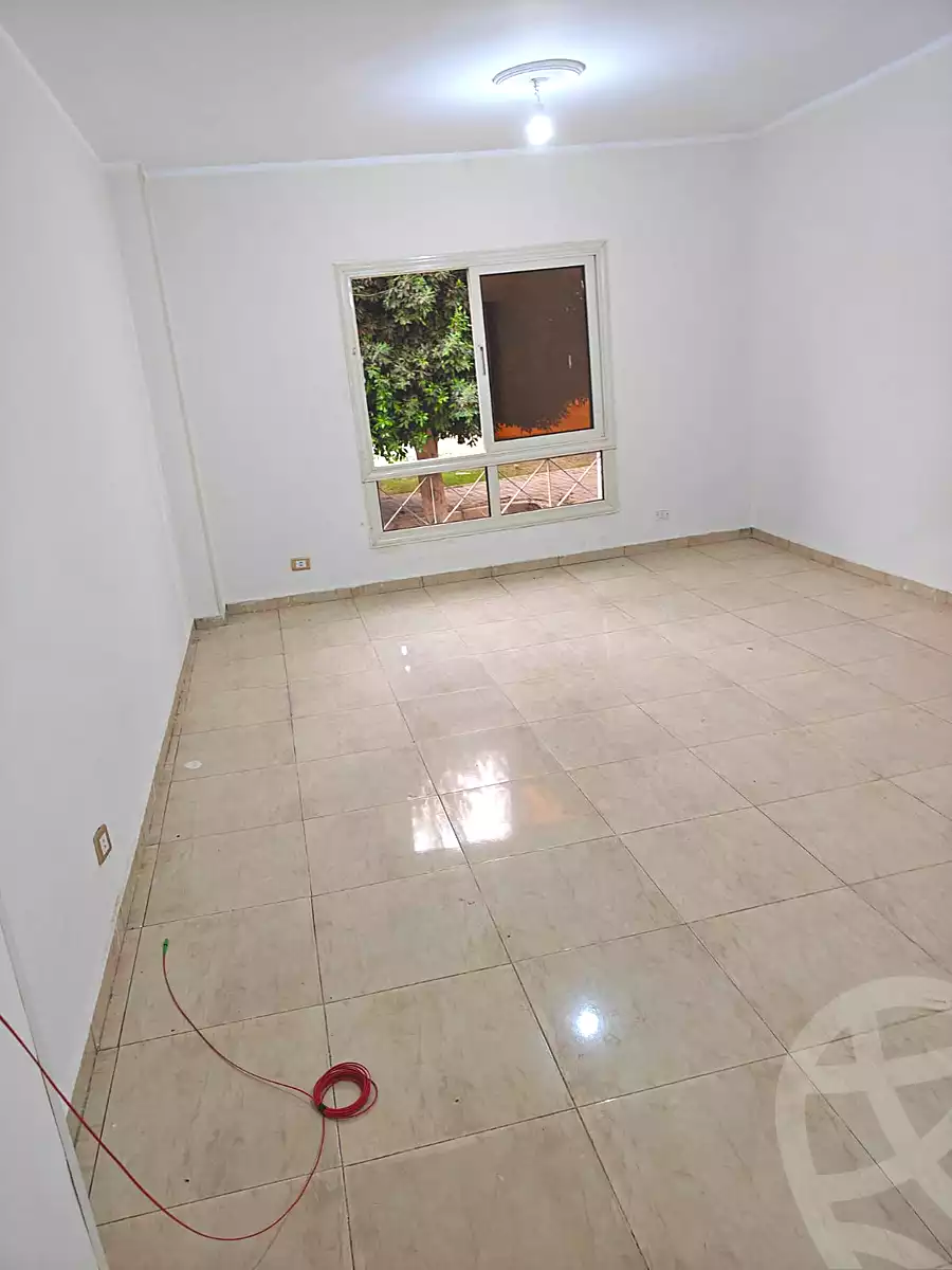 https://aqarmap.com.eg/ar/listing/7236907-for-sale-cairo-el-sheikh-zayed-city-el-hay-el-thaleth-ashaer-area-2-el-salam-st