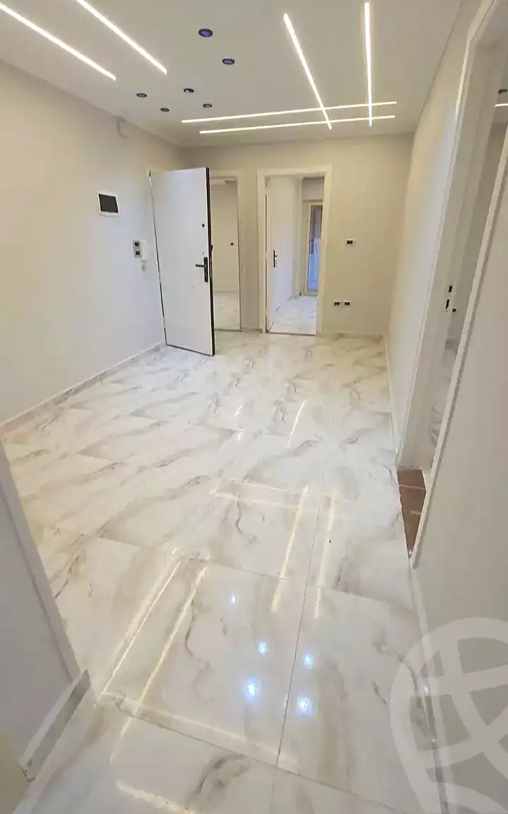 https://aqarmap.com.eg/ar/listing/7237463-for-rent-alexandria-lauran