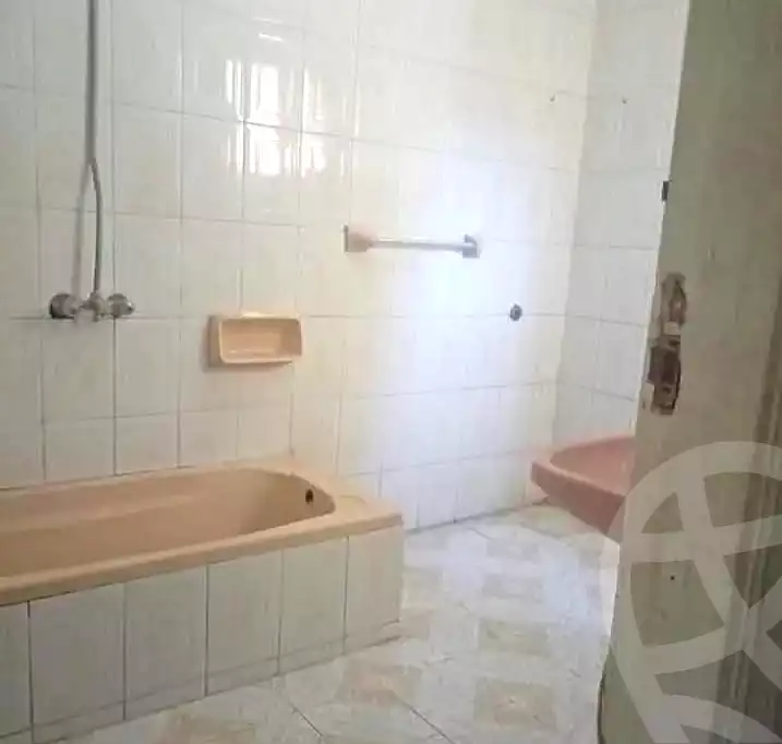 https://aqarmap.com.eg/ar/listing/7237534-for-sale-alexandria-al-agamy-el-hanouvel-radwan-st