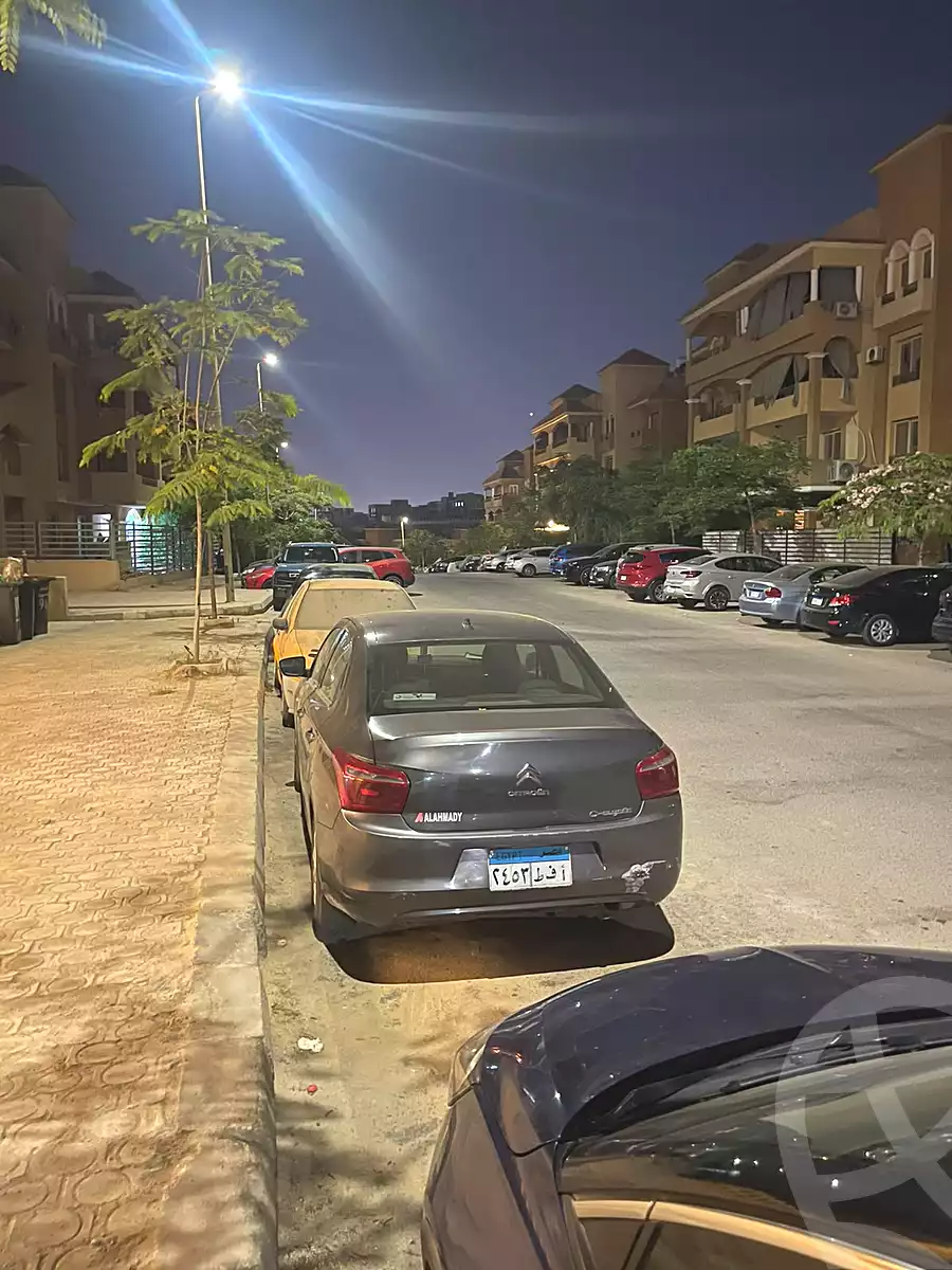 https://aqarmap.com.eg/en/listing/7238121-for-sale-cairo-el-sheikh-zayed-city-compounds-el-khamayel