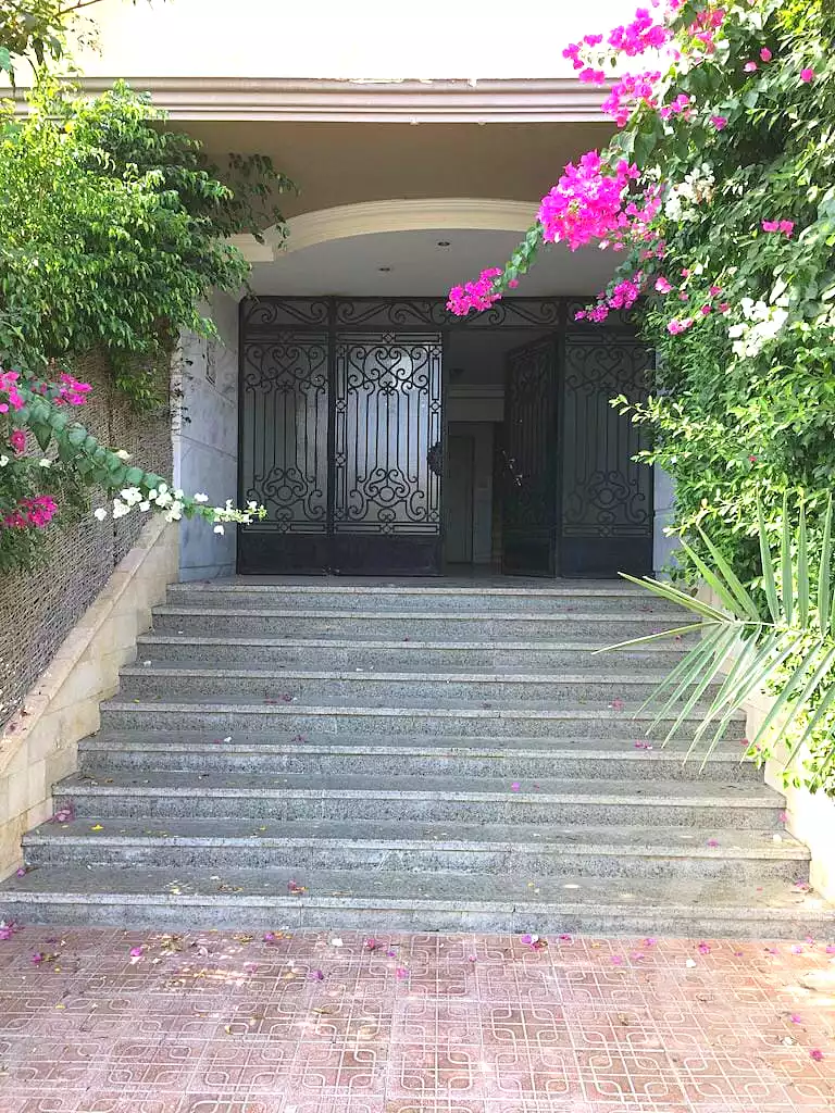 https://aqarmap.com.eg/en/listing/7238142-for-sale-cairo-el-sheikh-zayed-city-el-hay-elthamen-area-1