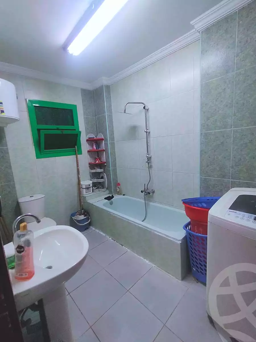 https://aqarmap.com.eg/en/listing/7239131-for-sale-cairo-helwan-helwan-el-sharkeya-heidar-st