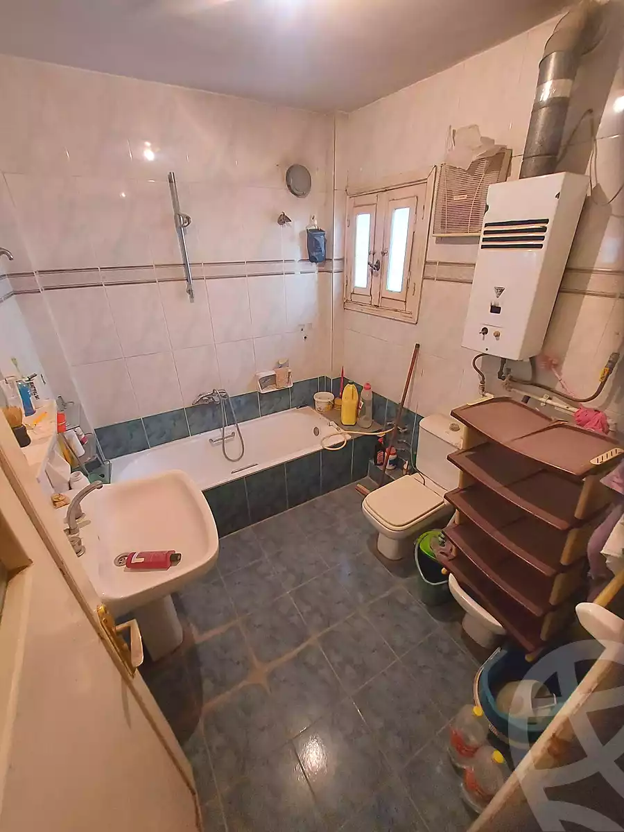 https://aqarmap.com.eg/ar/listing/7239389-for-sale-cairo-helwan-helwan-el-sharkeya-mostafa-safwat-st