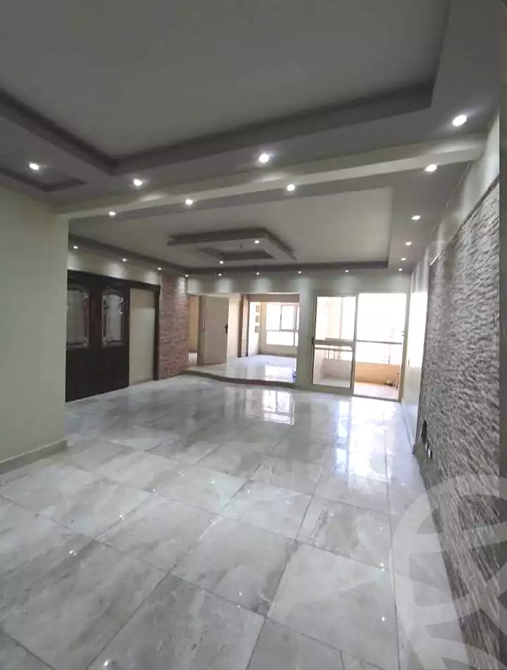 https://aqarmap.com.eg/ar/listing/7239353-for-rent-alexandria-moharram-bey