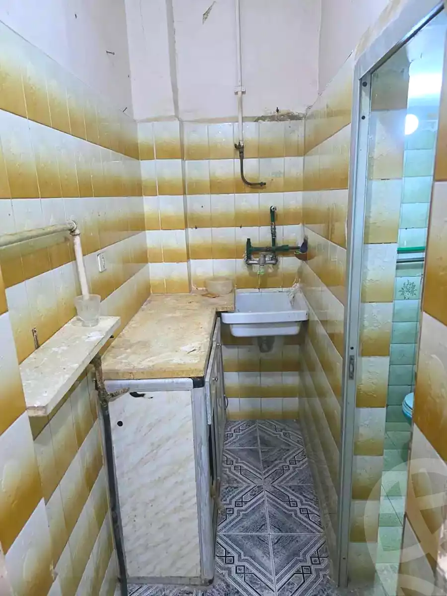 https://aqarmap.com.eg/ar/listing/7239460-for-sale-alexandria-moharram-bey-moharram-bek-st