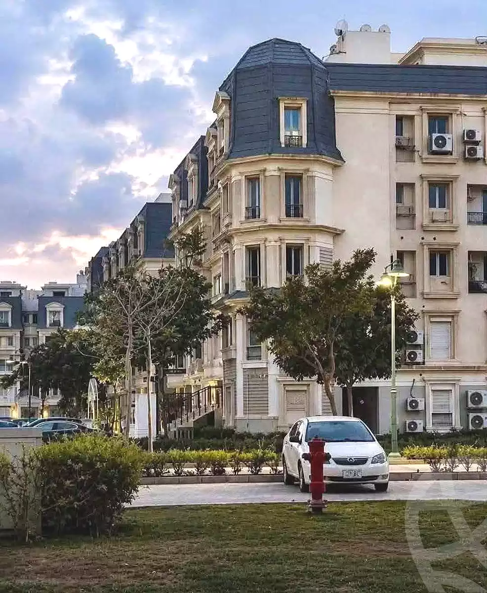https://aqarmap.com.eg/ar/listing/7240719-for-sale-cairo-new-cairo-compounds-mountain-view-hyde-park