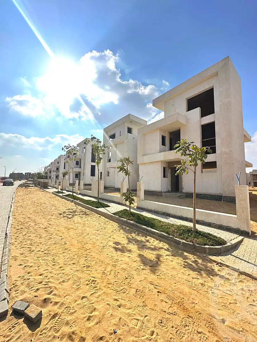 https://aqarmap.com.eg/ar/listing/7241330-for-sale-cairo-new-cairo-lmstqbl-syty-compounds-nyoum-arab-development