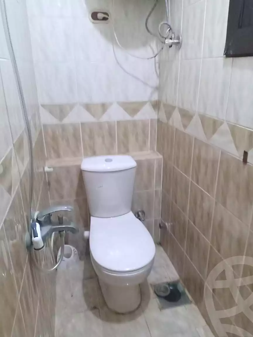 https://aqarmap.com.eg/ar/listing/7244039-for-rent-cairo-6th-of-october-el-ahyaa-neighborhood-2nd-divided-from-al-kafrawei-st