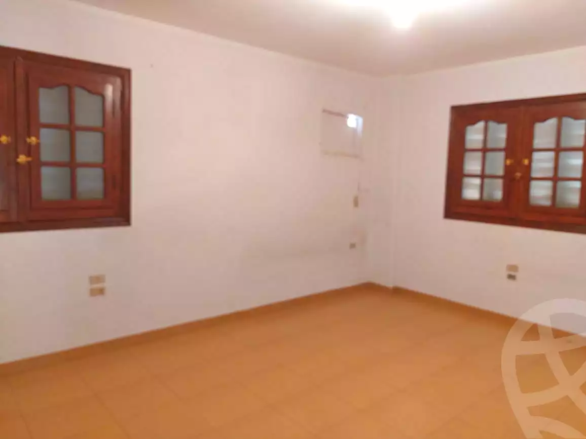 https://aqarmap.com.eg/ar/listing/7244119-for-sale-cairo-6th-of-october-el-ahyaa-neighborhood-2nd-divided-from-al-kafrawei-st
