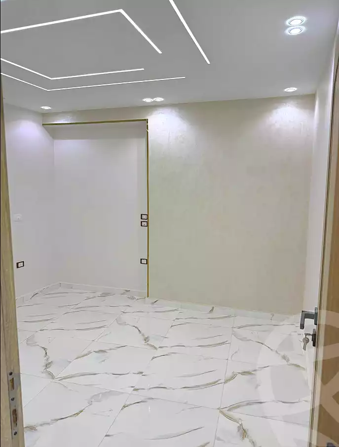https://aqarmap.com.eg/ar/listing/7245015-for-sale-cairo-el-haram-el-lebeny-soltan-khattab-st