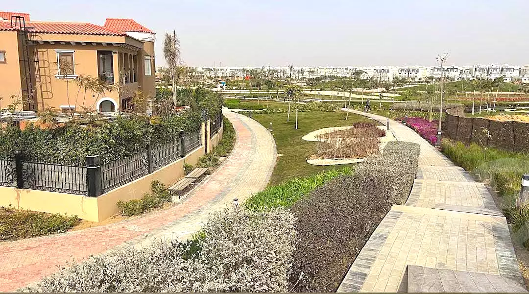 https://aqarmap.com.eg/ar/listing/7247030-for-sale-cairo-new-cairo-compounds-hyde-park-hpr-hyde-park