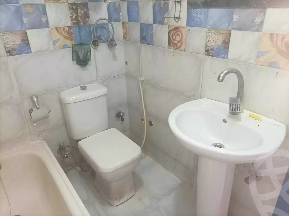 https://aqarmap.com.eg/en/listing/7246672-for-rent-cairo-ain-shams-ahmed-esmat-st