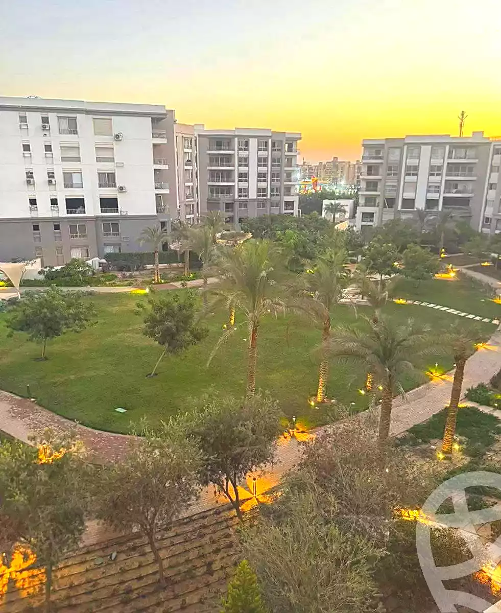 https://aqarmap.com.eg/en/listing/7247324-for-sale-cairo-new-cairo-compounds-hyde-park-greens-hyde-park-compound