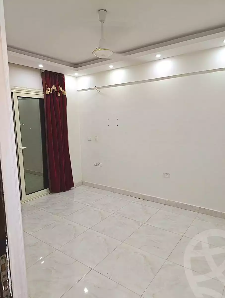 https://aqarmap.com.eg/ar/listing/7252835-for-sale-cairo-6th-of-october-el-ahyaa-neighborhood-3rd-al-hay-al-thalith-st
