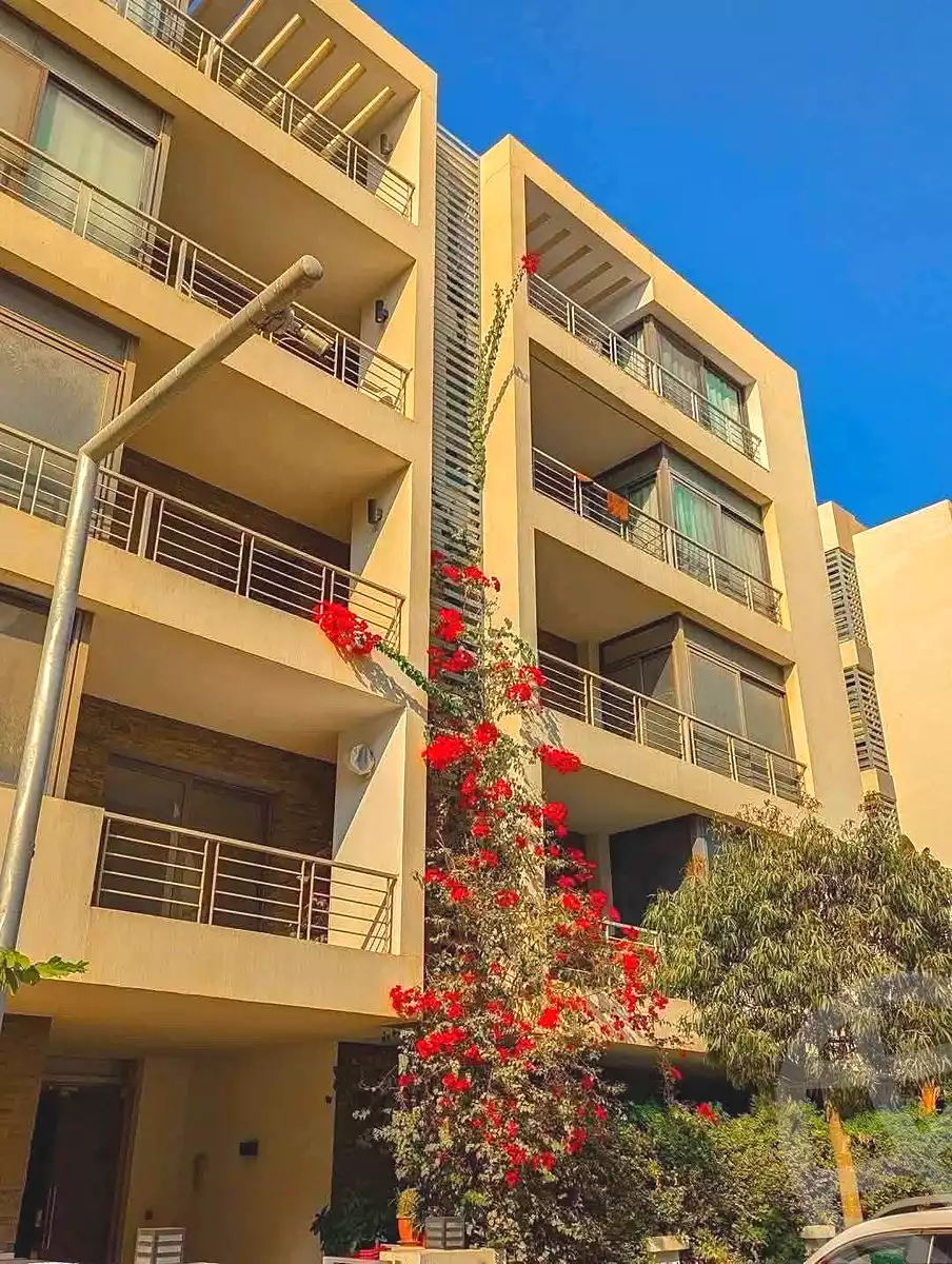 https://aqarmap.com.eg/ar/listing/7252942-for-sale-cairo-new-cairo-compounds-sarai-elan-sarai-compound