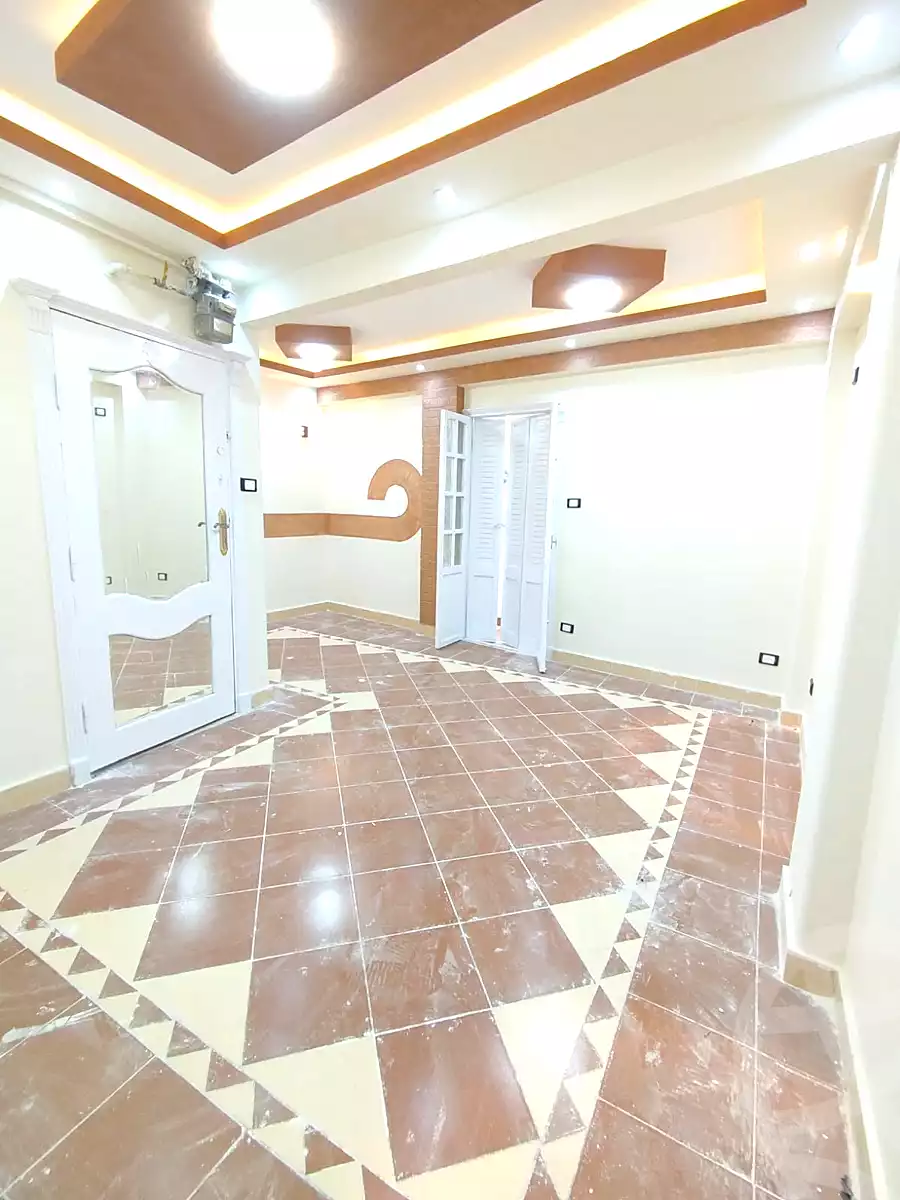 https://aqarmap.com.eg/ar/listing/7254721-for-sale-alexandria-lsywf-el-falki