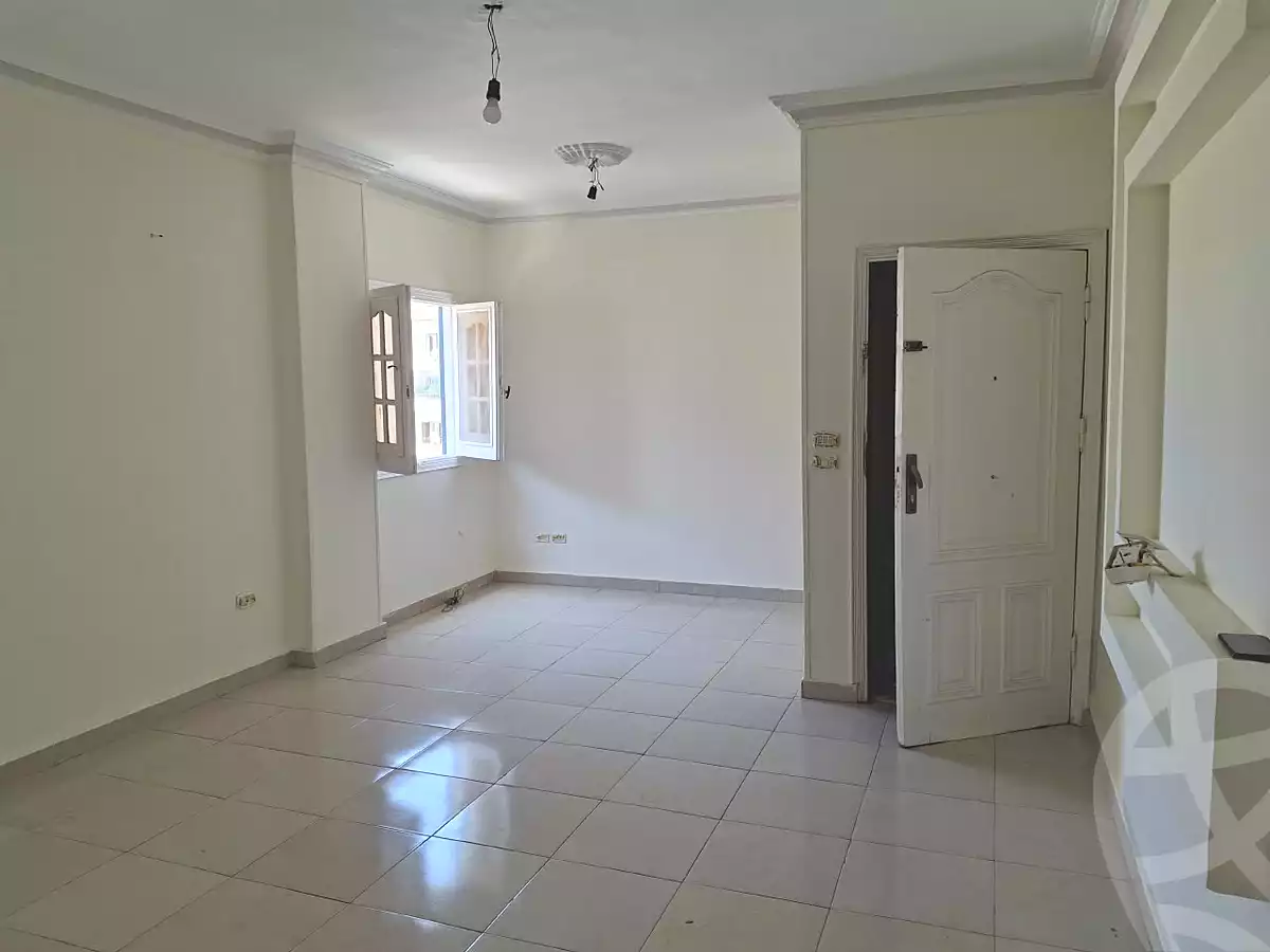 https://aqarmap.com.eg/ar/listing/7255114-for-sale-cairo-6th-of-october-el-ahyaa-neighborhood-3rd-al-hay-al-thalith-st