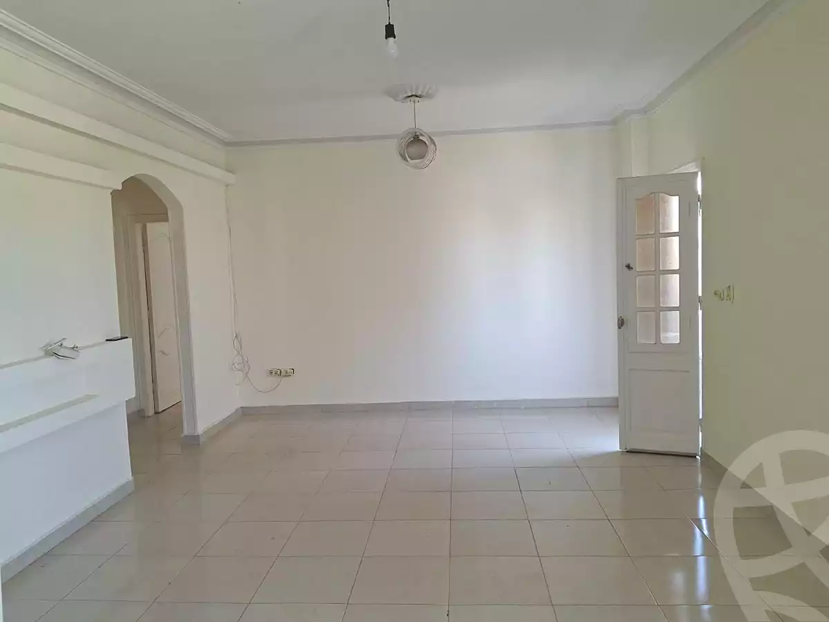 https://aqarmap.com.eg/ar/listing/7255114-for-sale-cairo-6th-of-october-el-ahyaa-neighborhood-3rd-al-hay-al-thalith-st