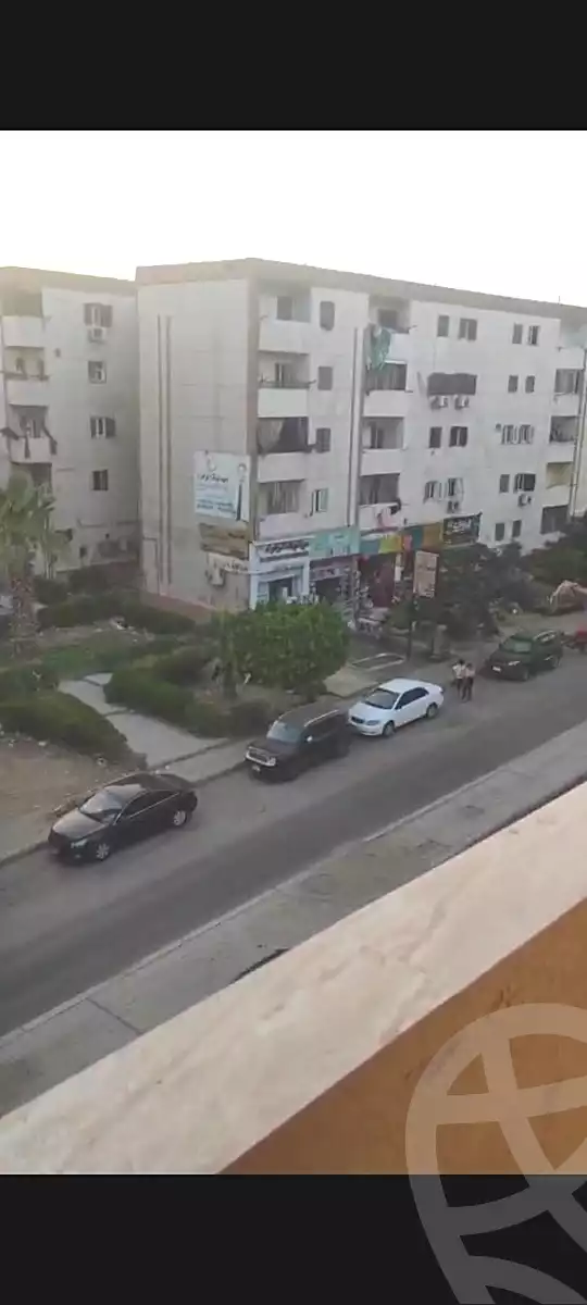 https://aqarmap.com.eg/ar/listing/7255431-for-sale-cairo-el-sheikh-zayed-city-el-hay-el-hady-ashaer-area-1-street-10