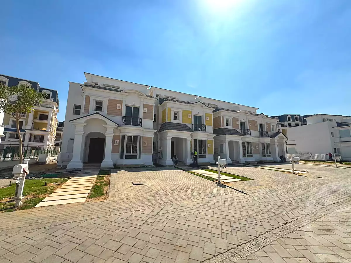 https://aqarmap.com.eg/en/listing/7255546-for-sale-cairo-new-cairo-compounds-mountain-view1-1-compound