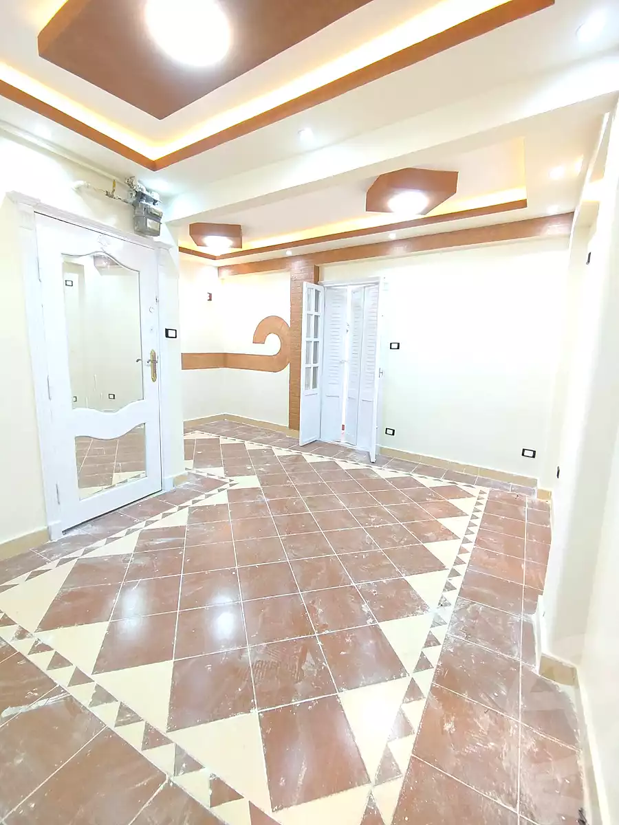 https://aqarmap.com.eg/ar/listing/7256823-for-sale-alexandria-lsywf-el-falki