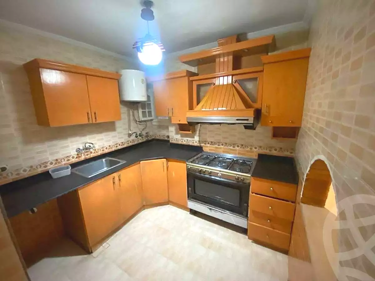 https://aqarmap.com.eg/ar/listing/7257537-for-sale-alexandria-el-asafra-shr-45