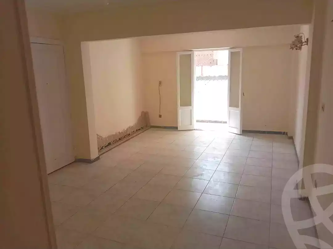 https://aqarmap.com.eg/ar/listing/7259610-for-sale-alexandria-shds