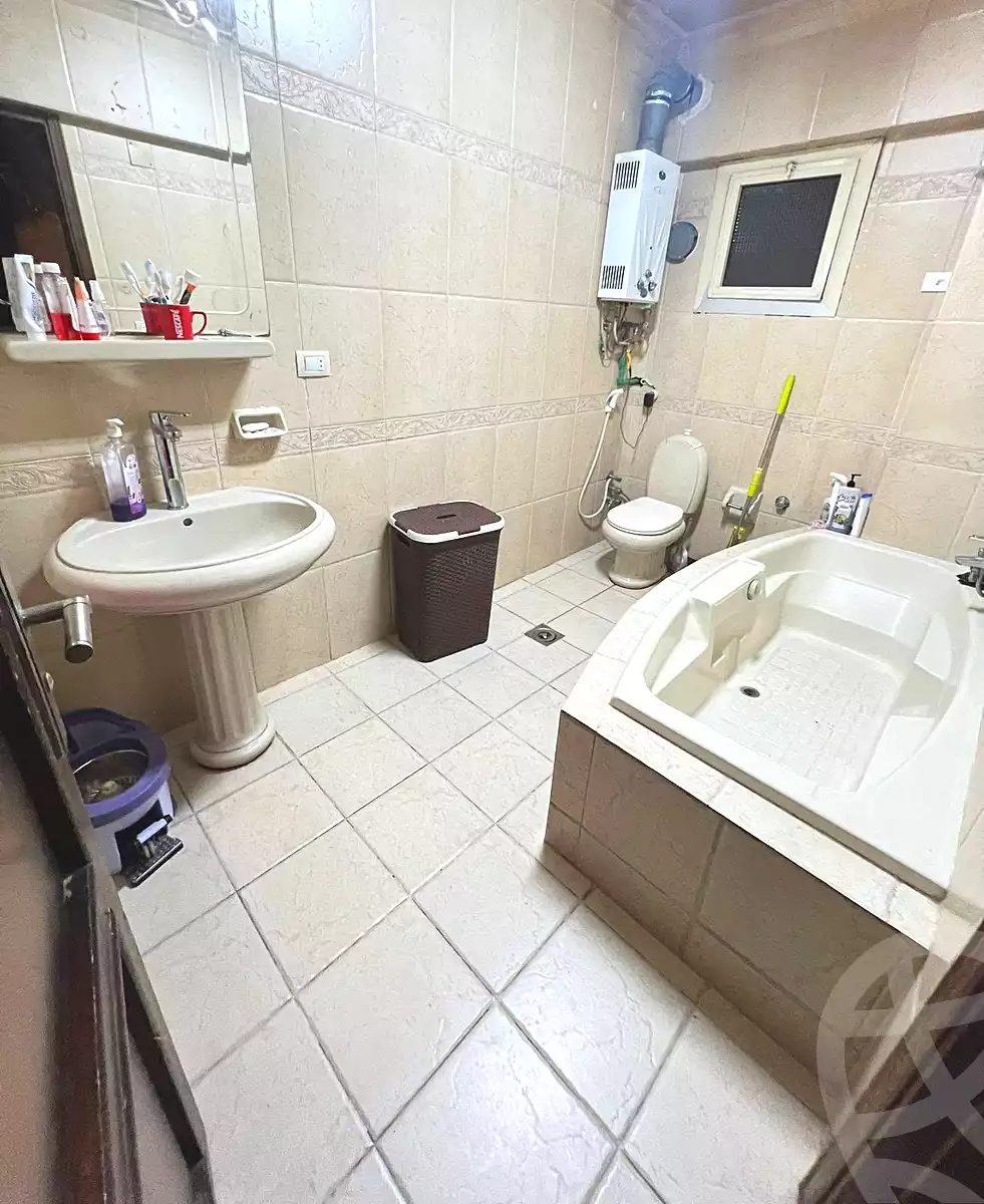 https://aqarmap.com.eg/ar/listing/7259665-for-sale-cairo-helwan-helwan-el-sharkeya-heidar-st